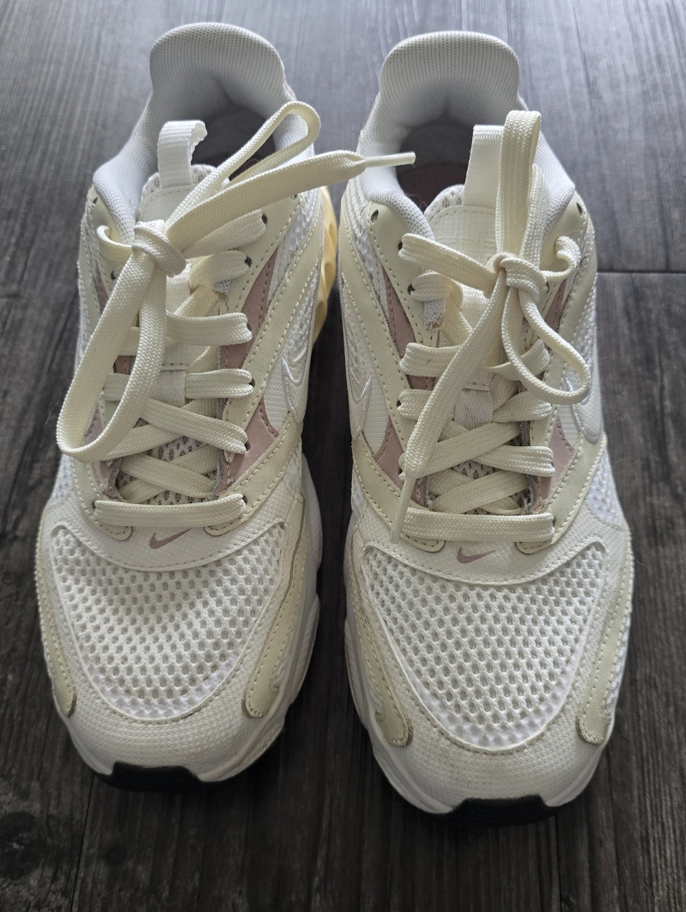 Nike Women's Zoom Air Fire Sneakers Size 7.5